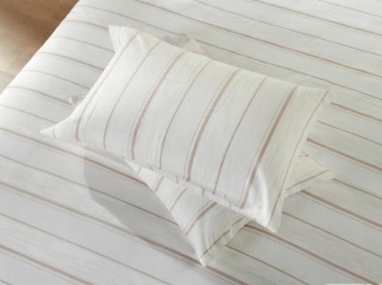 เครื่องปิดผ้าอ้อมสีขาว Eco Breathable Queen Softest Covet Set OEM