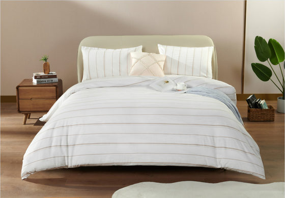 เครื่องปิดผ้าอ้อมสีขาว Eco Breathable Queen Softest Covet Set OEM